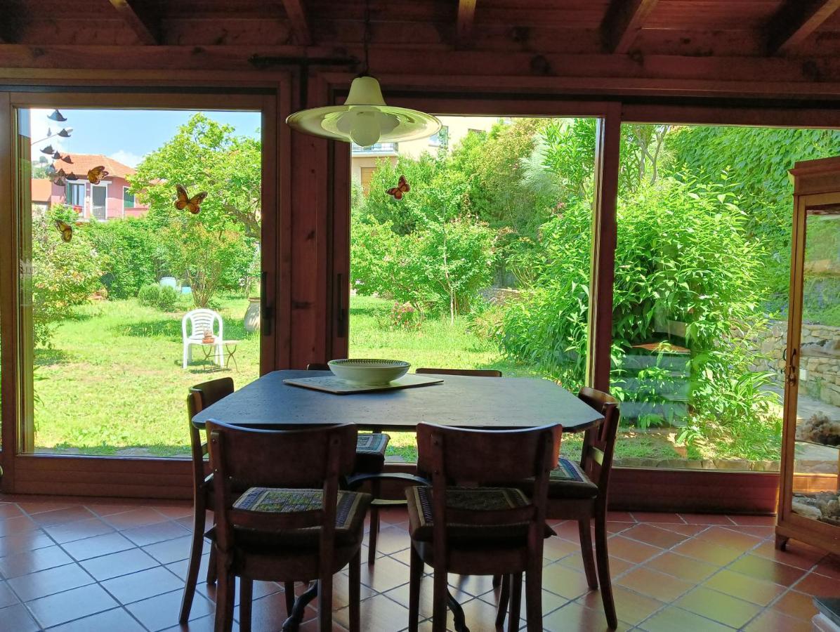 Villetta Con Giardino A Due Passi Dal Mare Imperia Eksteriør billede